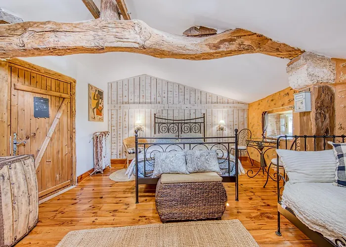 Mansarde - L'oree De Lansot 3* Noaillan